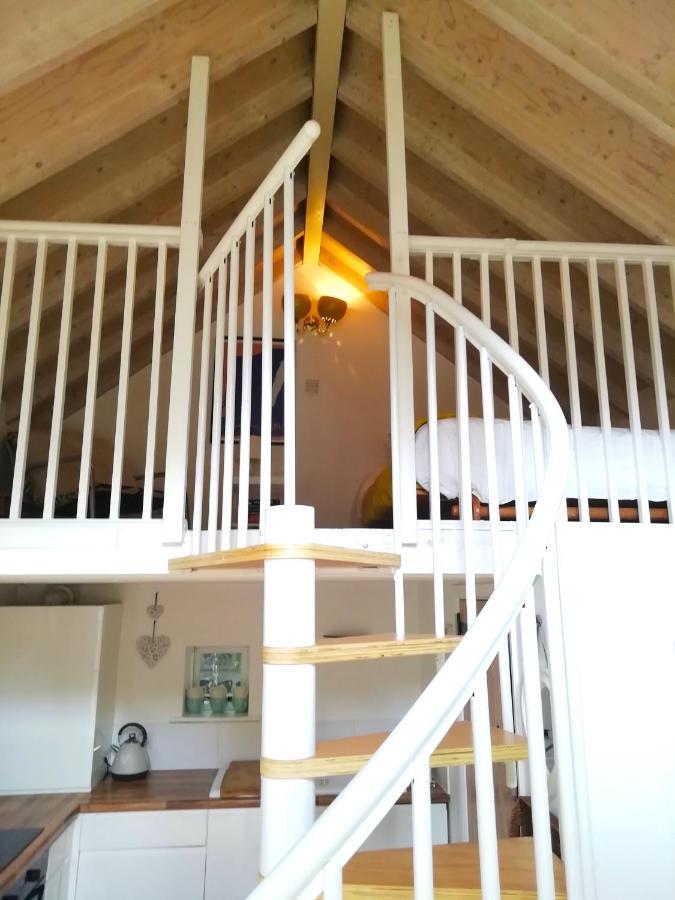 Unique Cottage Retreat Brighton ภายนอก รูปภาพ