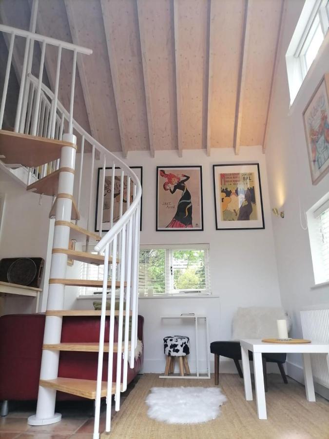Unique Cottage Retreat Brighton ภายนอก รูปภาพ