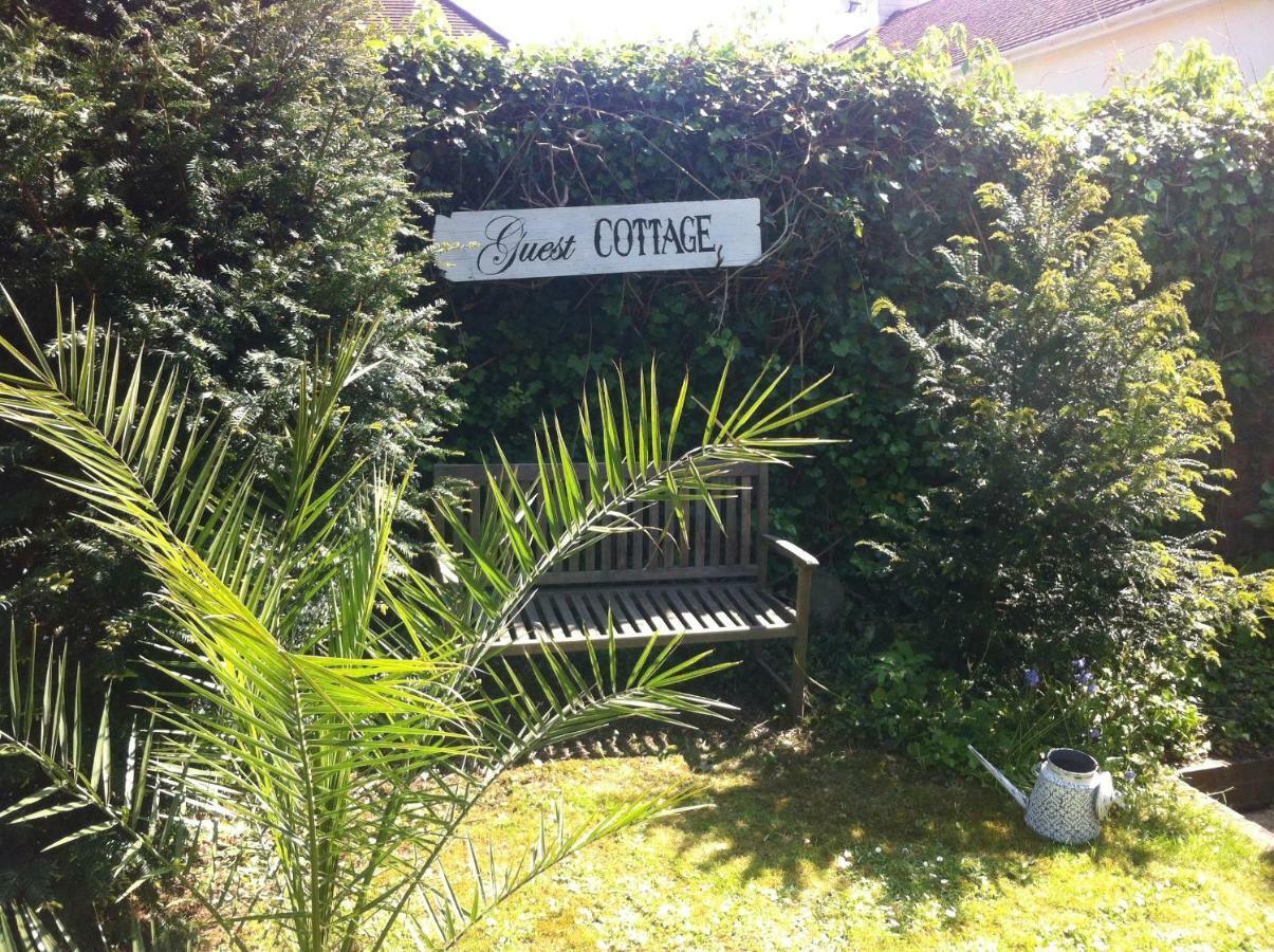Unique Cottage Retreat Brighton ภายนอก รูปภาพ