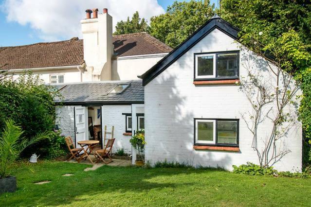 Unique Cottage Retreat Brighton ภายนอก รูปภาพ
