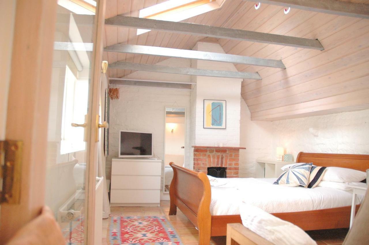 Unique Cottage Retreat Brighton ภายนอก รูปภาพ